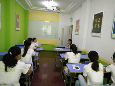 衡陽縣夢成教育咨詢 點(diǎn)亮求學(xué)之路的專業(yè)引航者